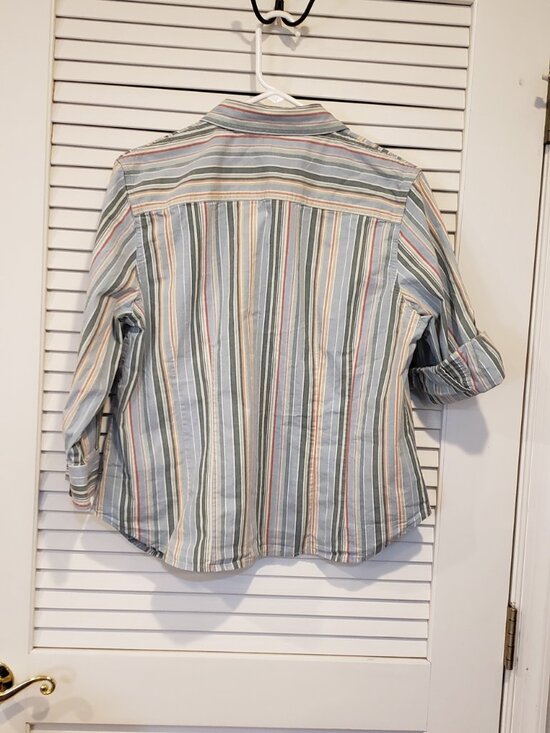 Women's Van Heusen striped dress shirt - Picture 2 of 7